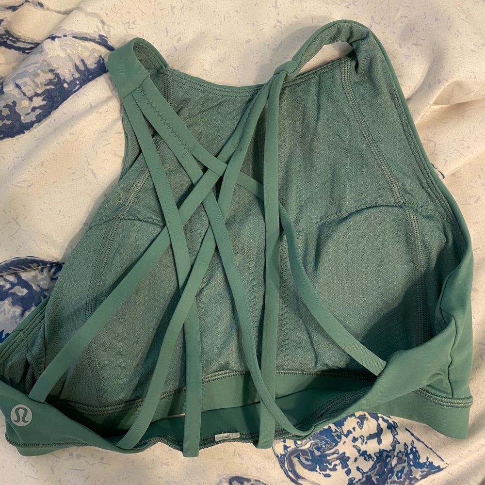 lululemon sports bra